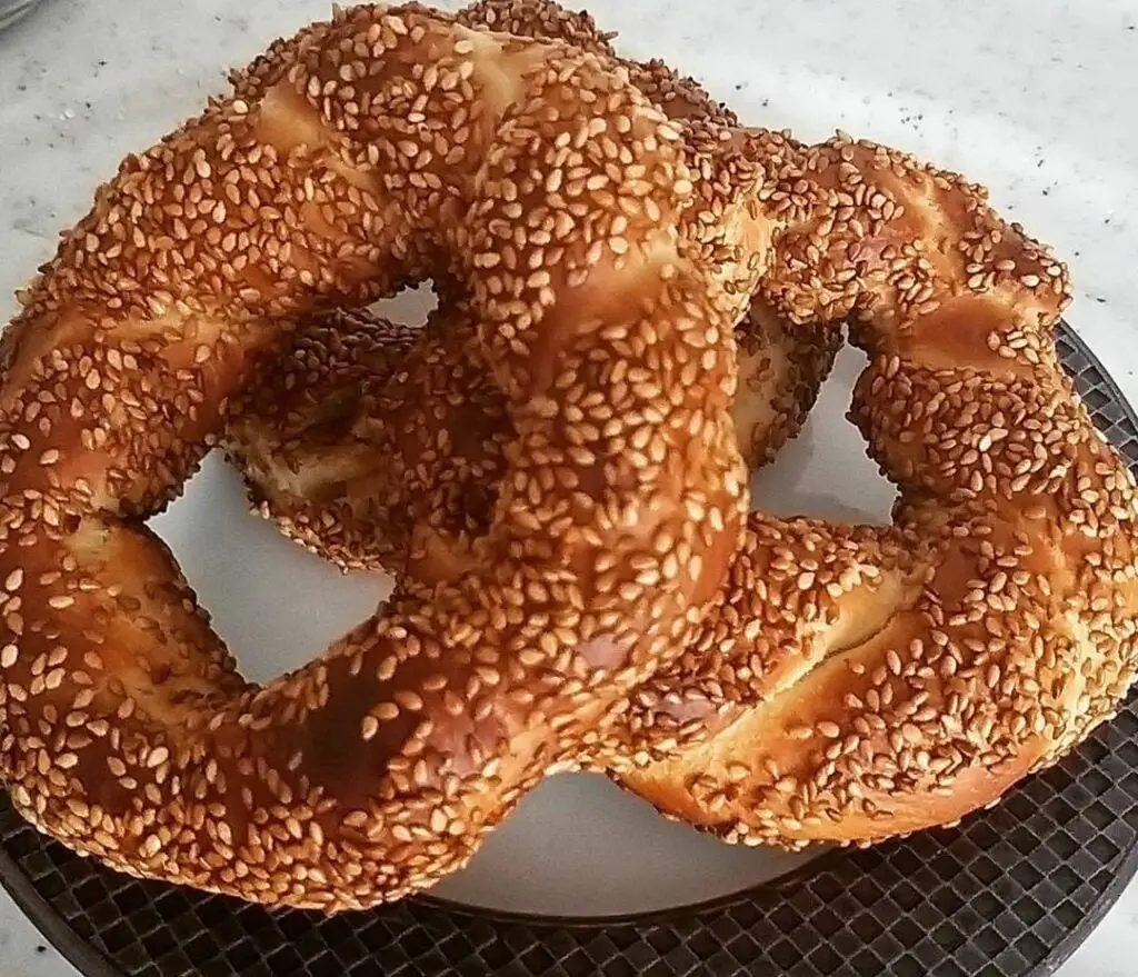 Vegetarian Food in Turkey - Simit