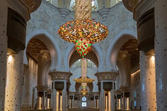 Dubai Itinerary - Grand Mosque interior