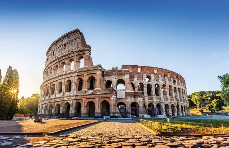 2 weeks in Italy itinerary - Colosseum