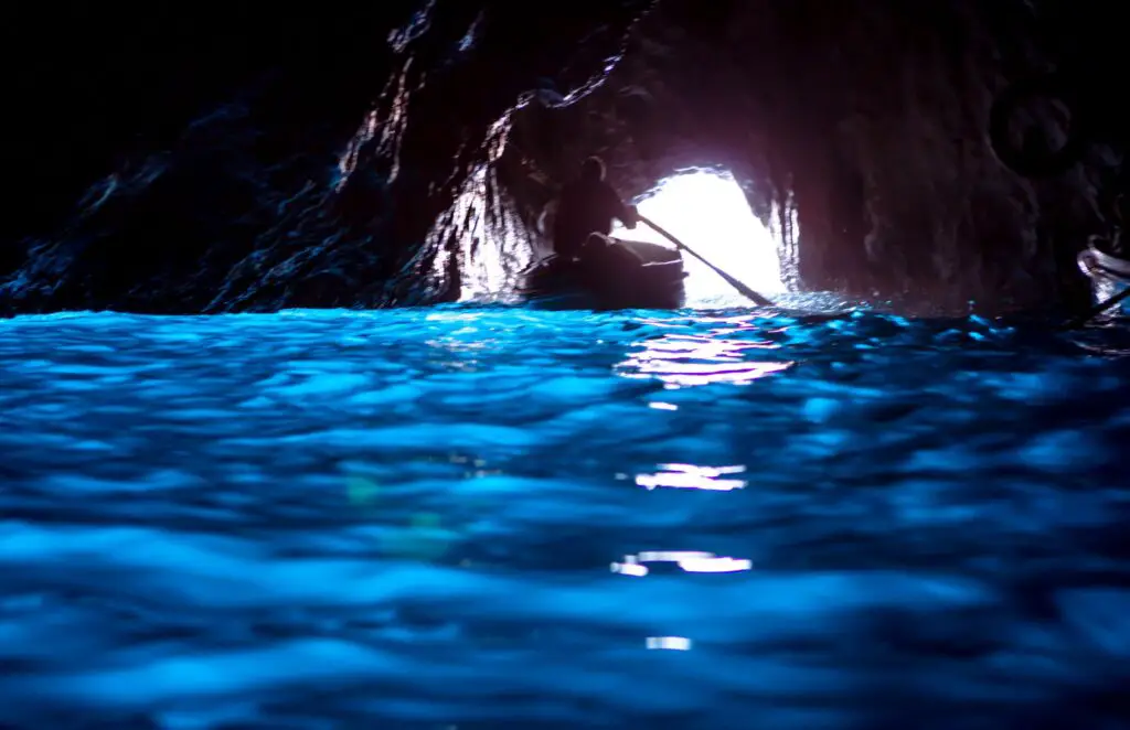 2 weeks in Italy itinerary - blue grotto