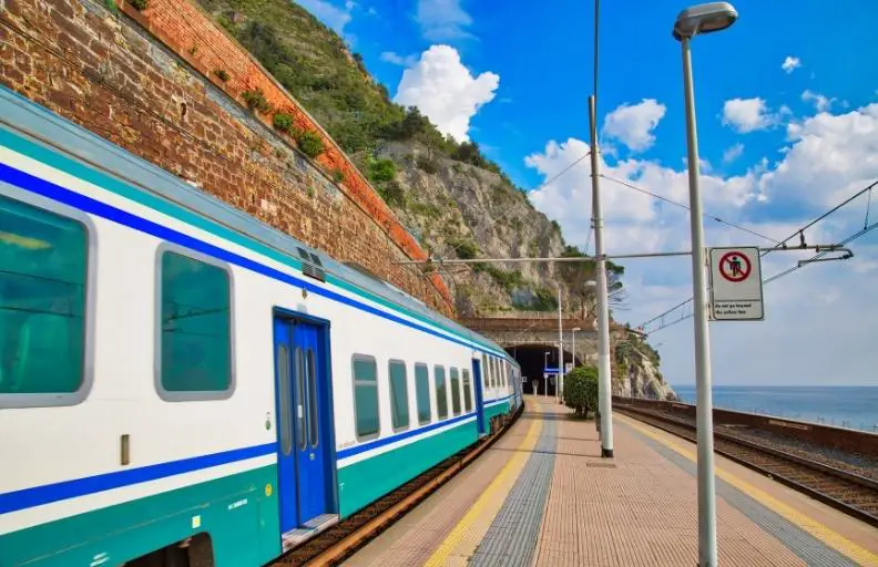 Cinque Terre in one day - train station