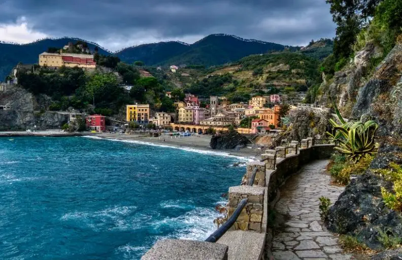 One Day Cinque Terre itinerary- trail to monterosso