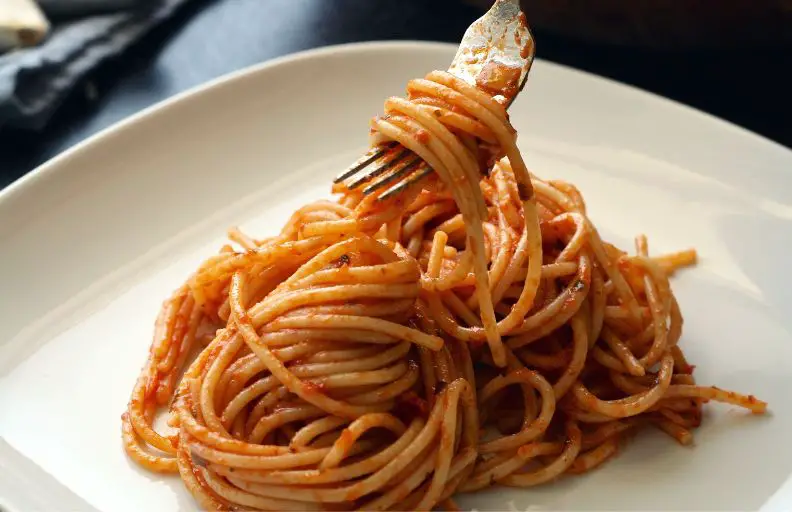 Vegetarian food in Florence - Spaghetti Pomodoro